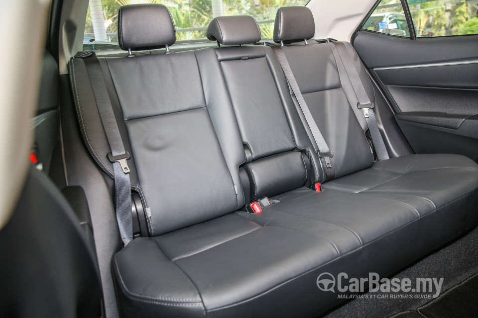 Toyota Corolla E170 facelift  (2016) Interior