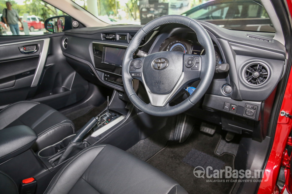 Toyota Corolla E170 facelift  (2016) Interior