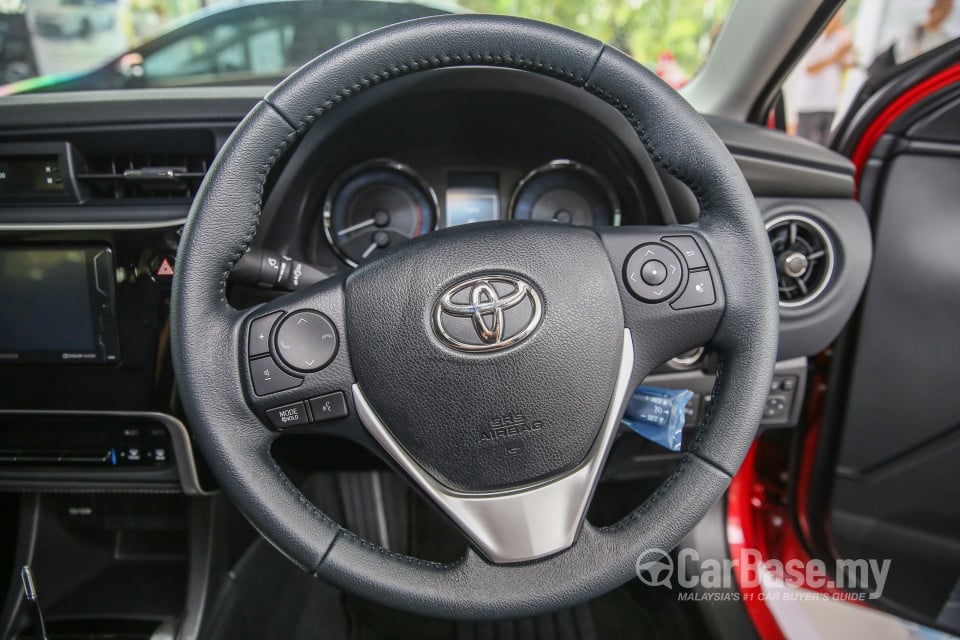 Toyota Corolla E170 facelift  (2016) Interior