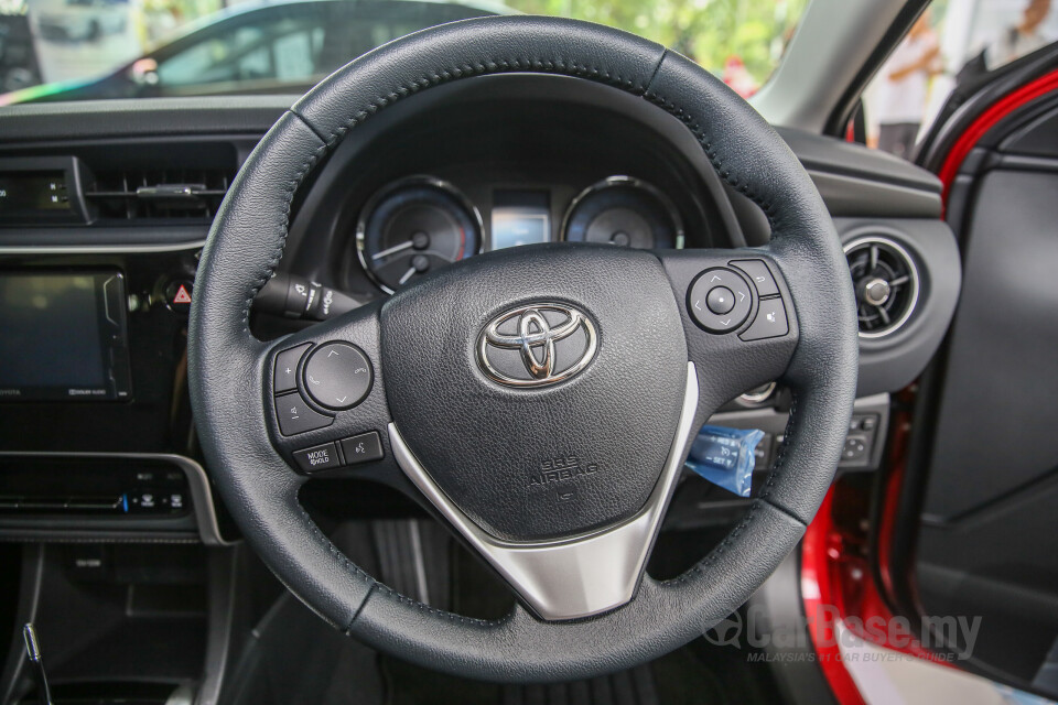 Toyota Innova AN140 (2016) Interior