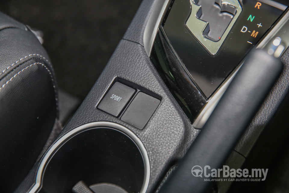 Toyota Corolla E170 facelift  (2016) Interior