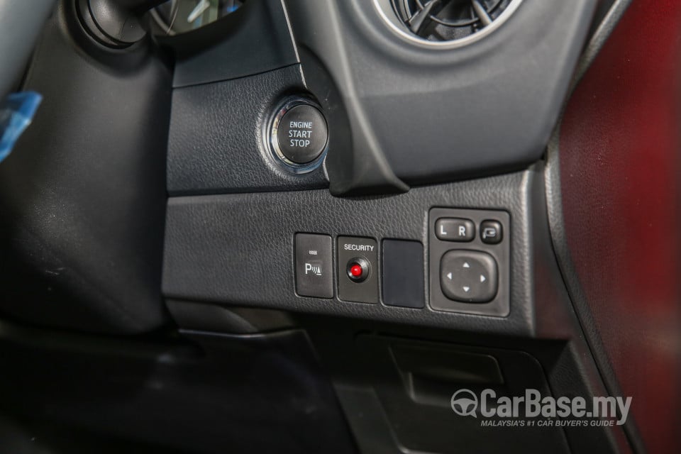 Toyota Corolla E170 facelift  (2016) Interior