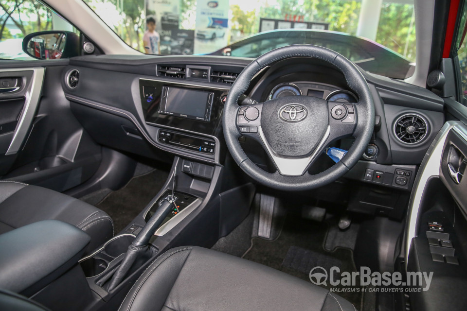 Toyota Corolla E170 facelift  (2016) Interior