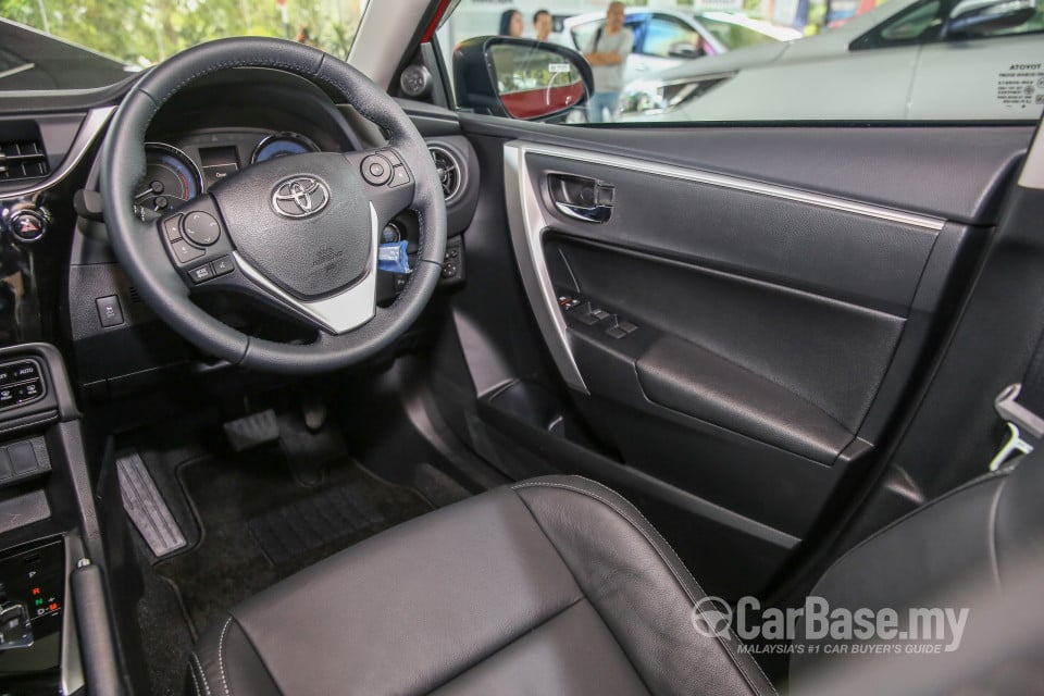 Toyota Corolla E170 facelift  (2016) Interior