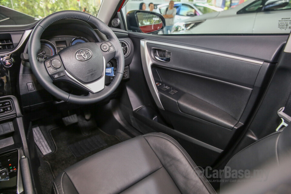 Toyota Innova AN140 (2016) Interior