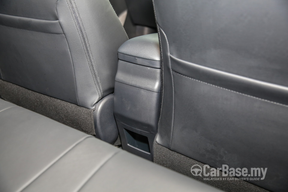 Toyota Corolla E170 facelift  (2016) Interior