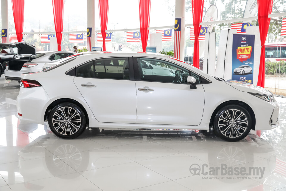 Nissan Grand Livina L11 Facelift (2013) Exterior