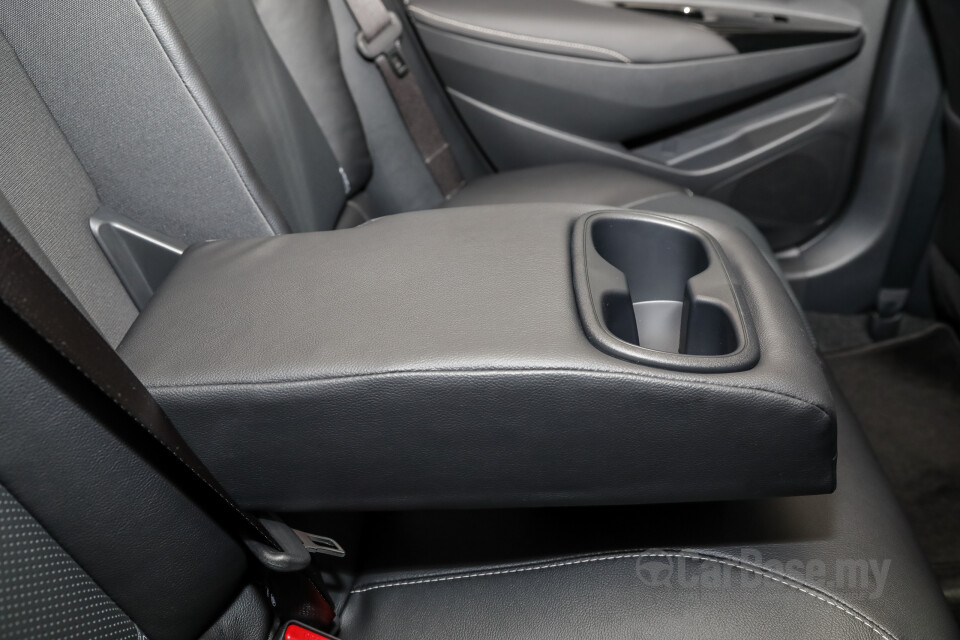 Perodua Aruz D38L (2019) Interior