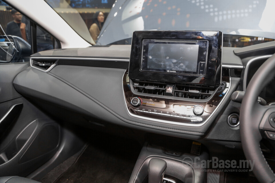 Proton Exora Mk1 RC (2019) Interior