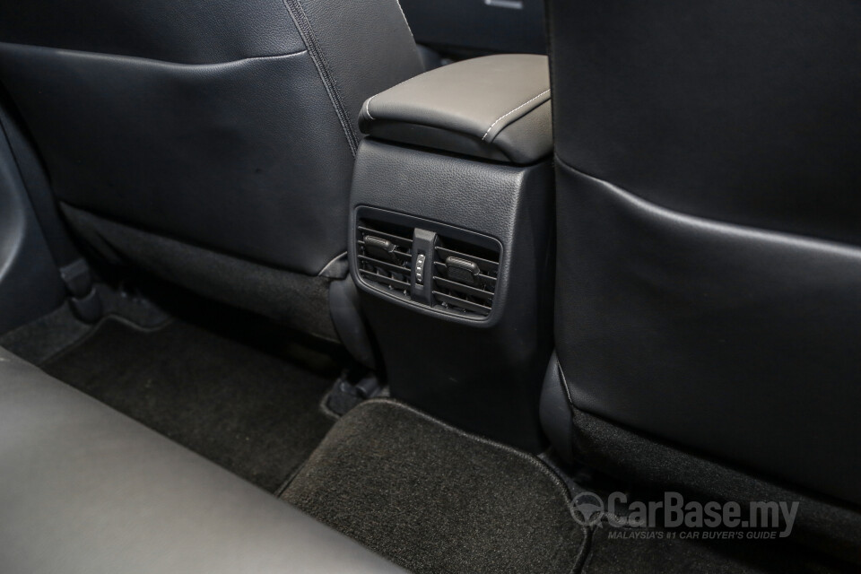 Nissan Navara D23 (2015) Interior