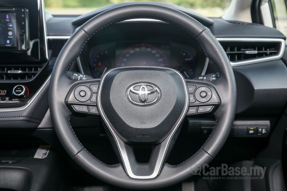 Toyota Innova AN140 (2016) Interior