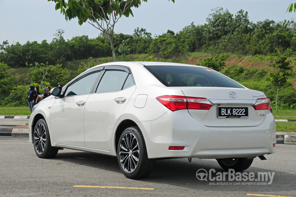 Toyota Corolla E170 (2014) Exterior