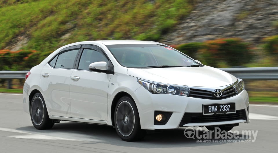 Toyota Corolla E170 (2014) Exterior