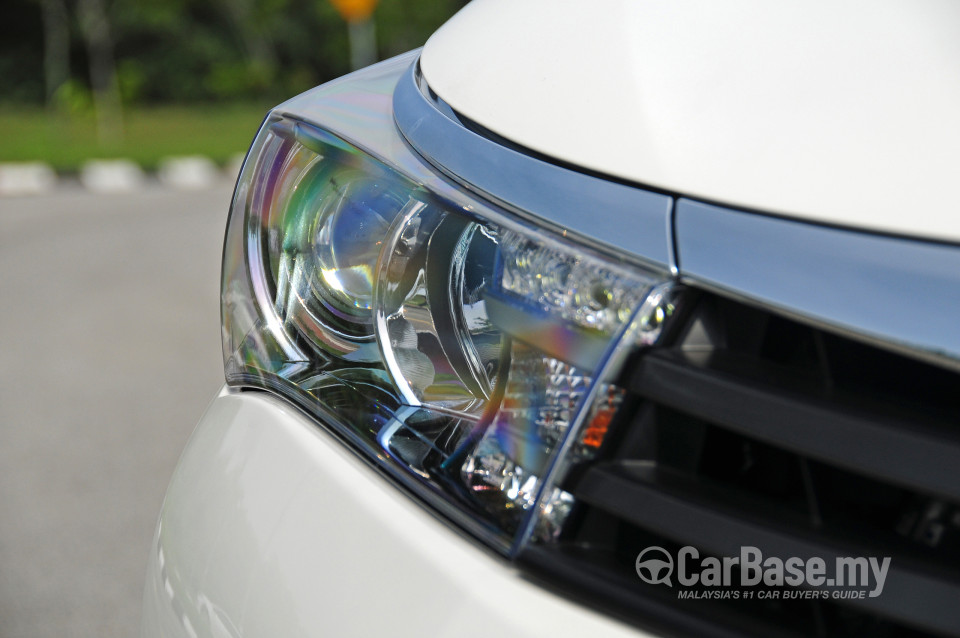 Toyota Corolla E170 (2014) Exterior