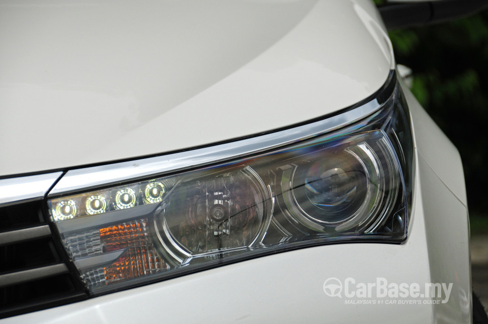 Toyota Corolla E170 (2014) Exterior