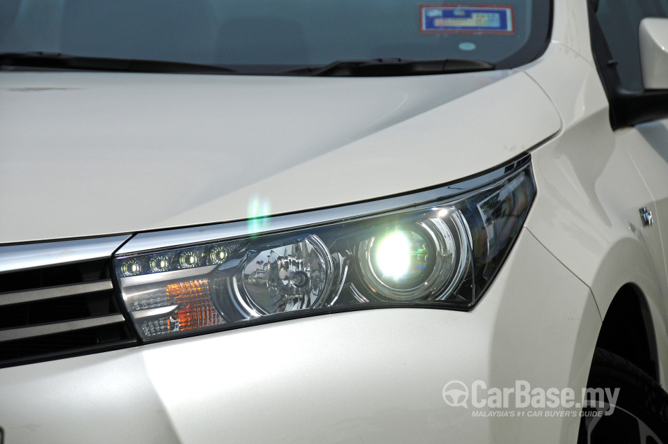 Toyota Corolla E170 (2014) Exterior