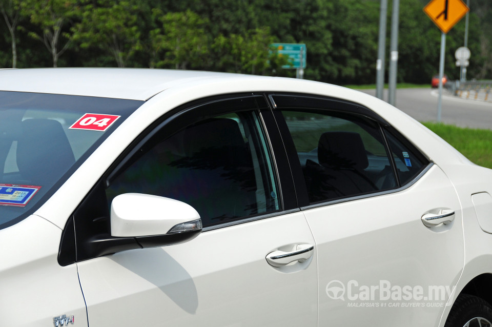 Toyota Corolla E170 (2014) Exterior