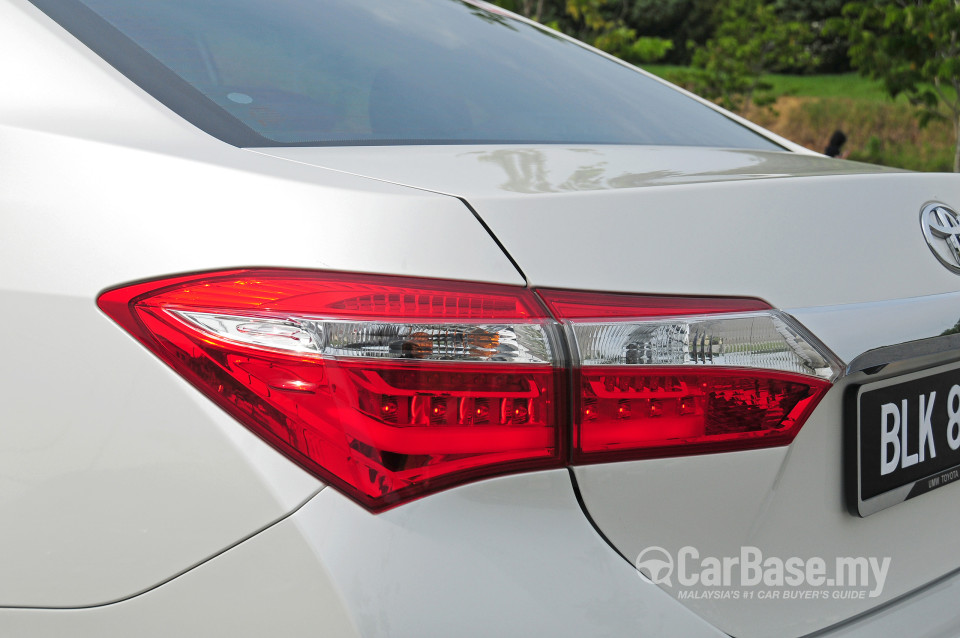 Toyota Corolla E170 (2014) Exterior