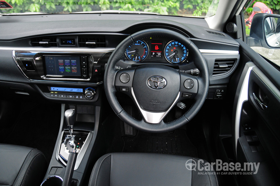 Toyota Corolla E170 (2014) Interior