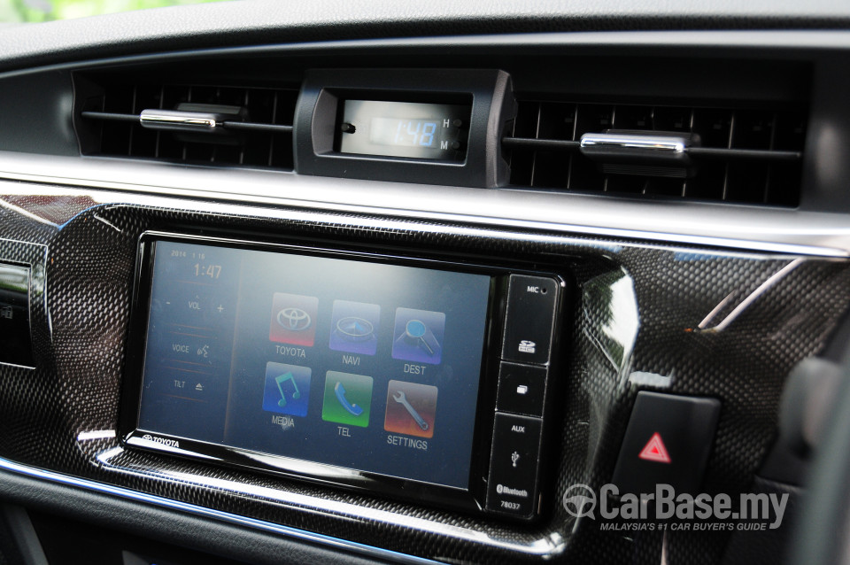 Toyota Corolla E170 (2014) Interior