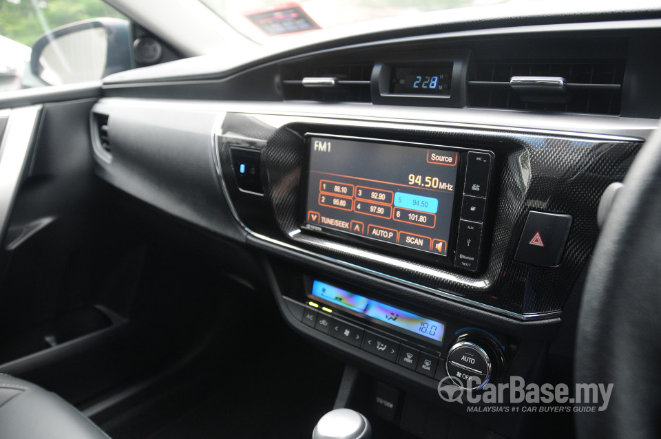 Toyota Corolla E170 (2014) Interior