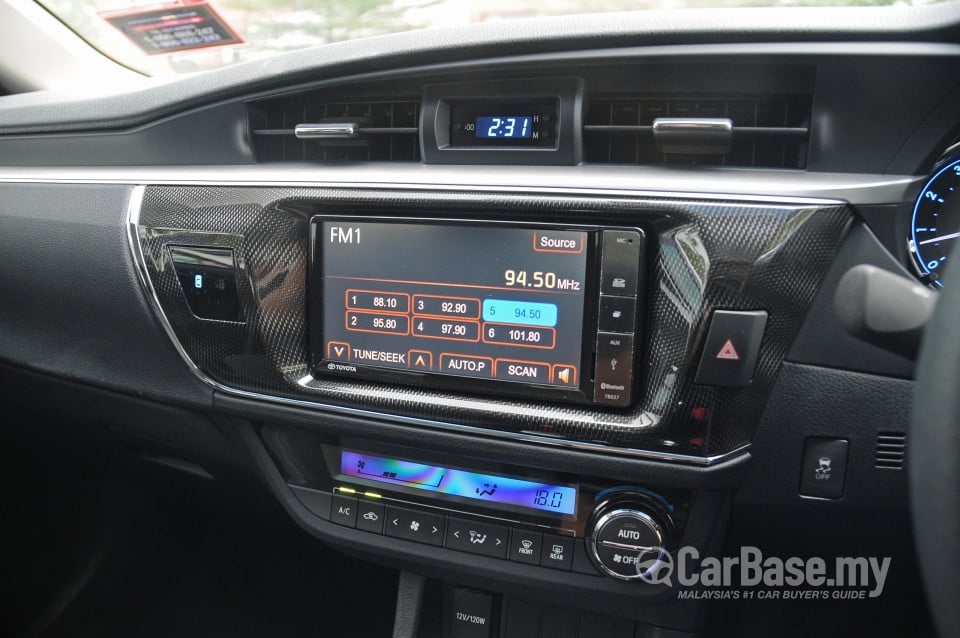 Toyota Corolla E170 (2014) Interior