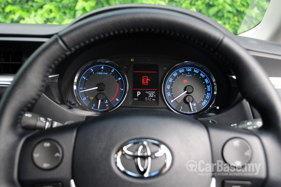 Toyota Corolla E170 (2014) Interior