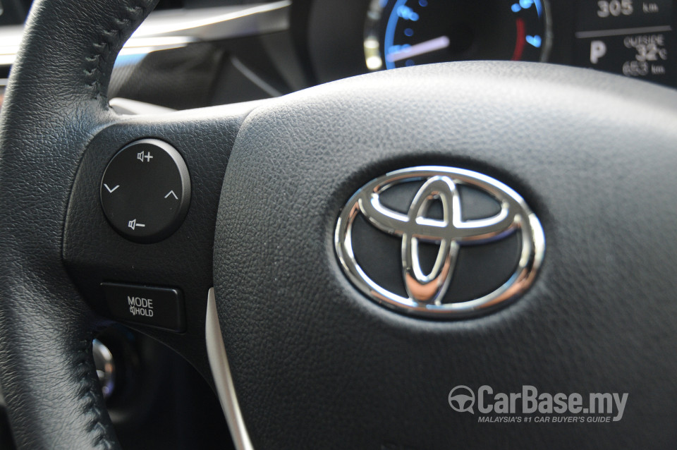 Toyota Corolla E170 (2014) Interior