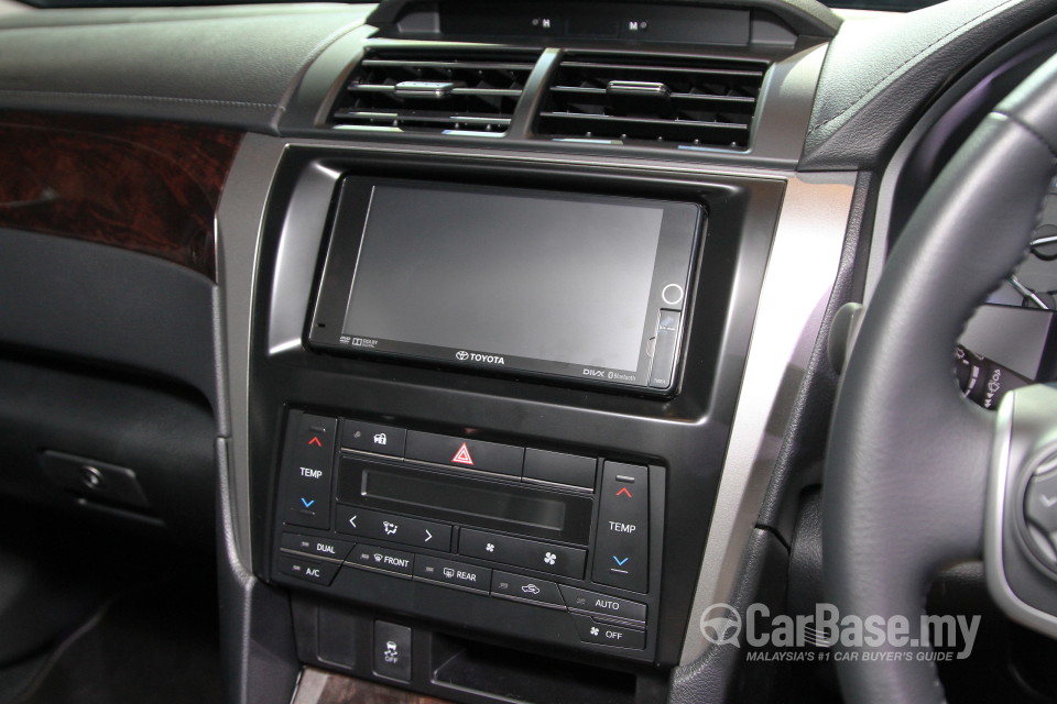 Toyota Camry XV50 Facelift (2015) Interior