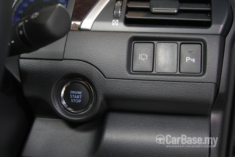Toyota Camry XV50 Facelift (2015) Interior