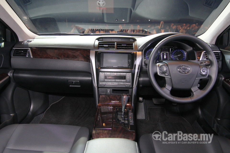Toyota Camry XV50 Facelift (2015) Interior
