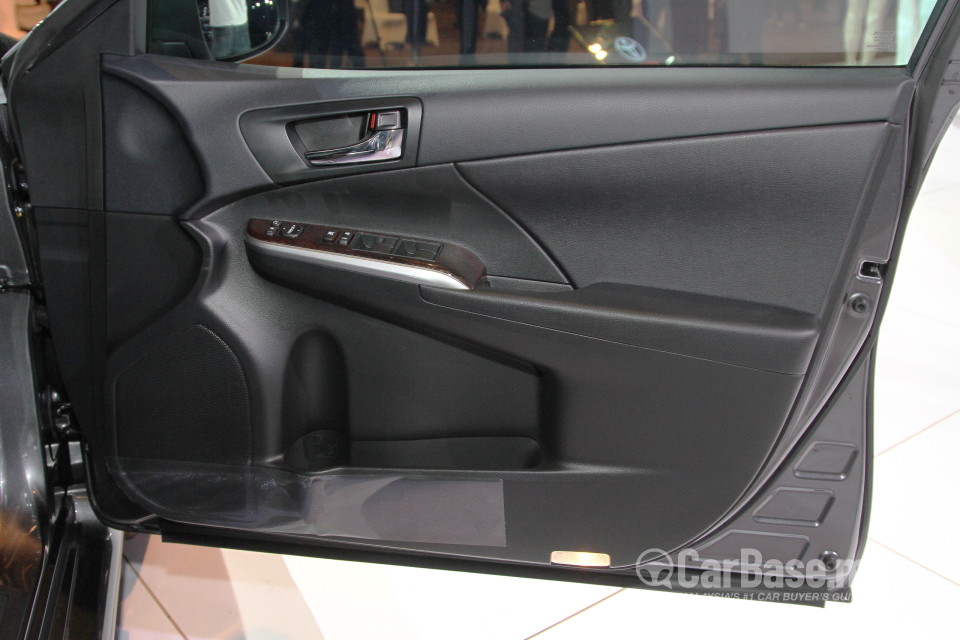Toyota Camry XV50 Facelift (2015) Interior