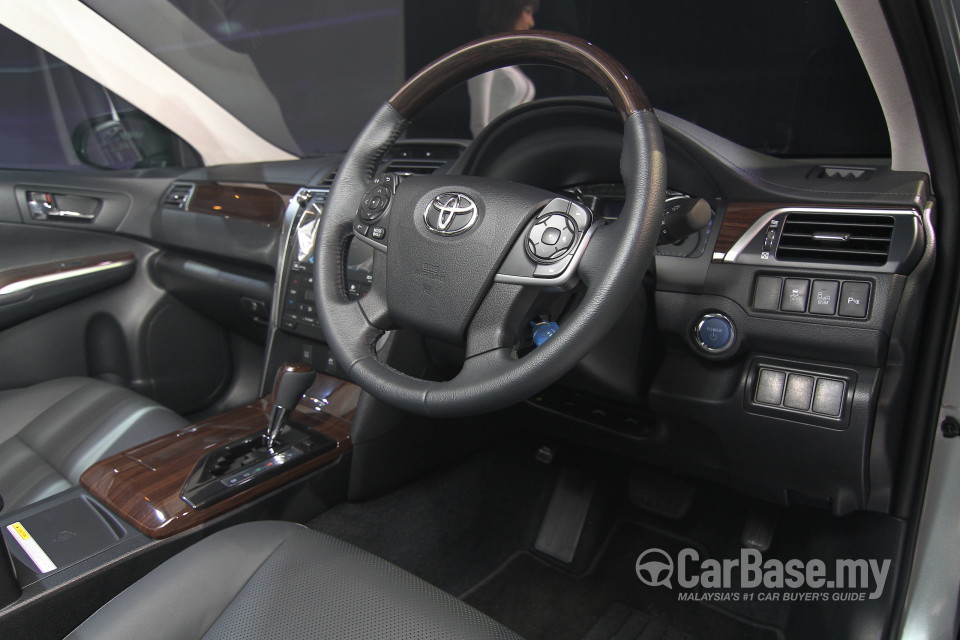 Toyota Camry XV50 Facelift (2015) Interior