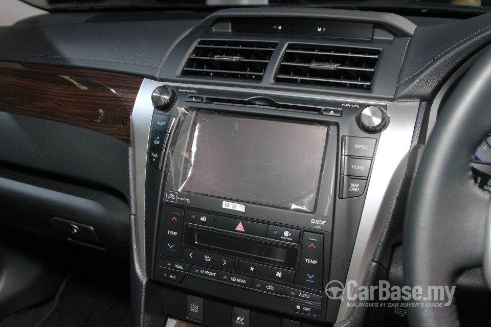Toyota Camry XV50 Facelift (2015) Interior