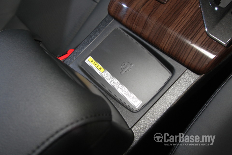 Toyota Camry XV50 Facelift (2015) Interior