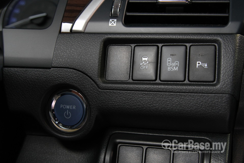 Toyota Camry XV50 Facelift (2015) Interior