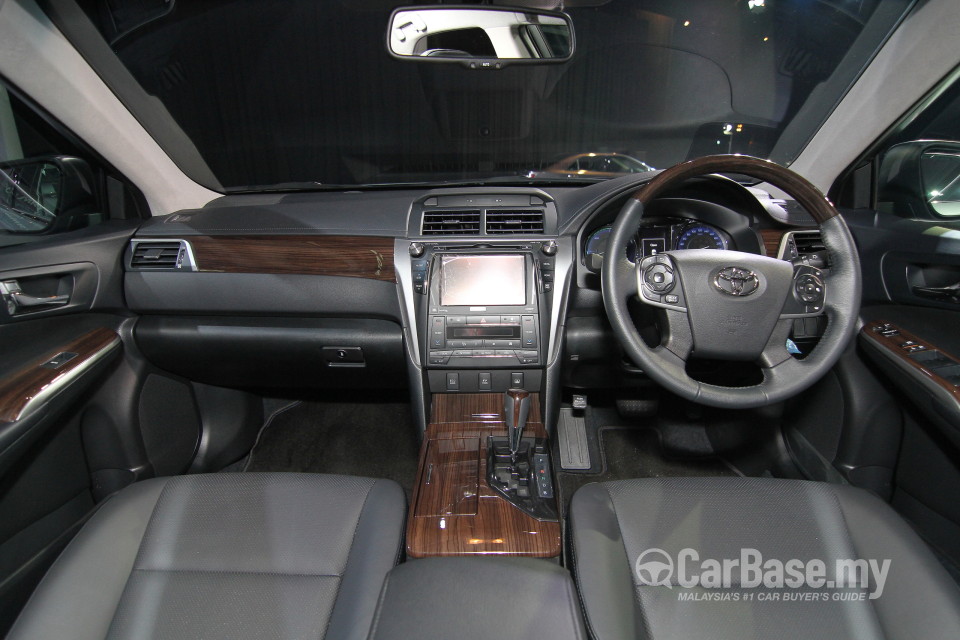 Toyota Camry XV50 Facelift (2015) Interior