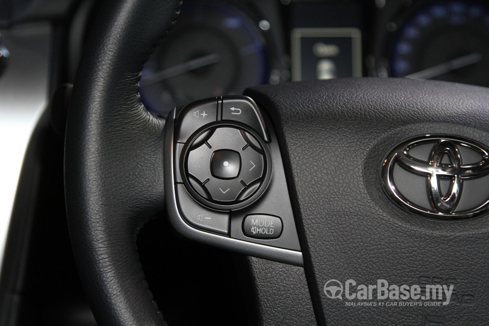 Toyota Camry XV50 Facelift (2015) Interior