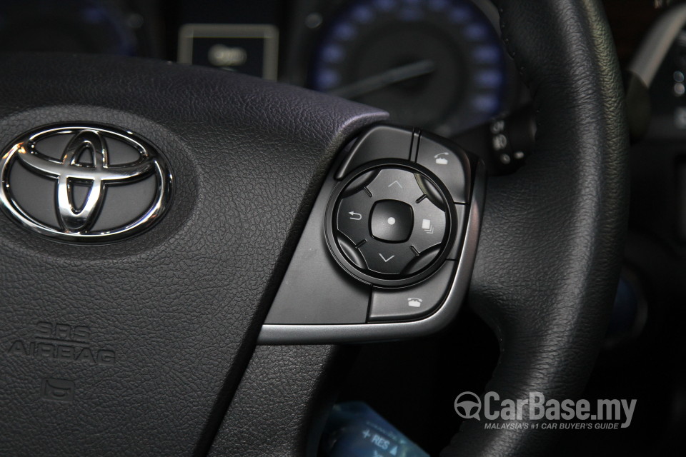 Toyota Camry XV50 Facelift (2015) Interior