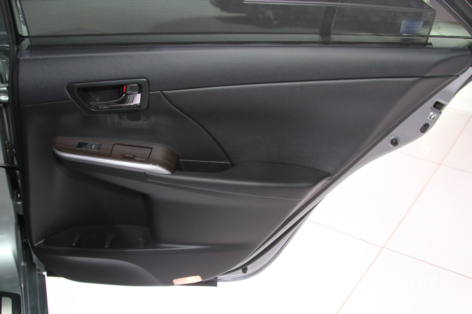 Toyota Camry XV50 Facelift (2015) Interior