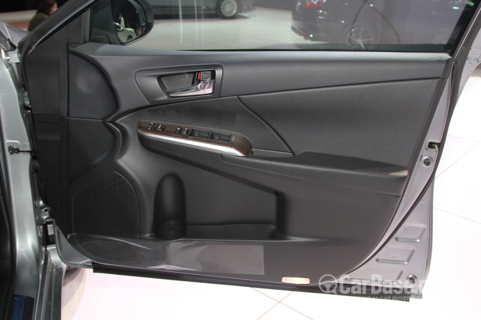 Toyota Camry XV50 Facelift (2015) Interior