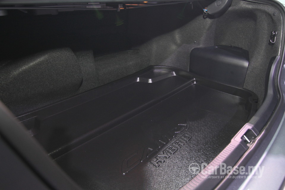 Toyota Camry XV50 Facelift (2015) Interior