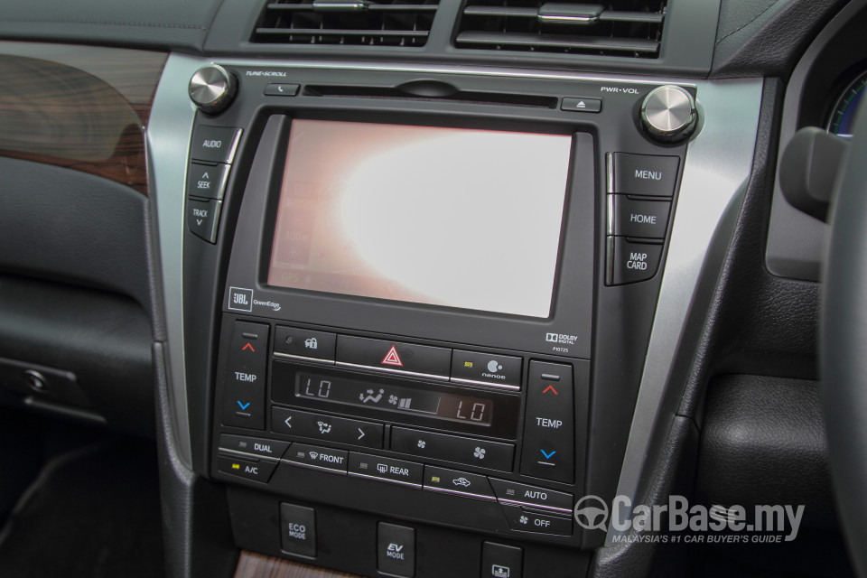 Toyota Camry XV50 Facelift (2015) Interior