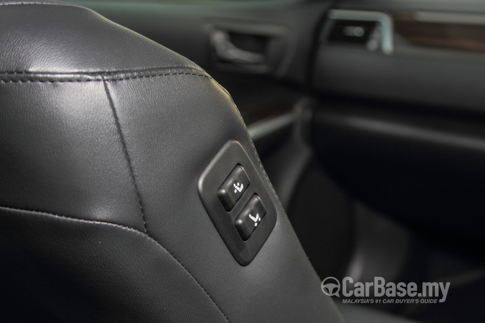 Toyota Camry XV50 Facelift (2015) Interior