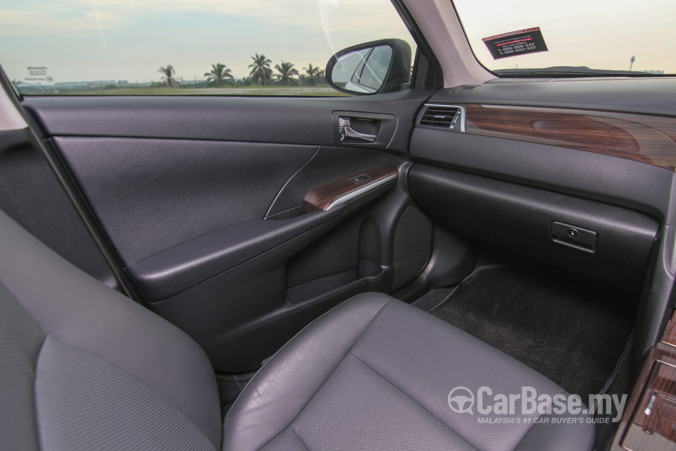 Toyota Camry XV50 Facelift (2015) Interior
