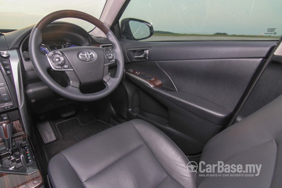 Toyota Camry XV50 Facelift (2015) Interior