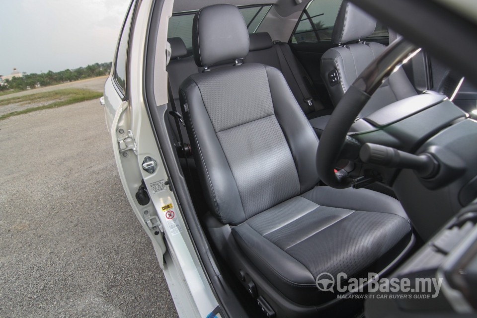 Toyota Camry XV50 Facelift (2015) Interior