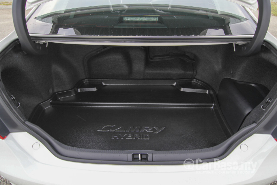 Toyota Camry XV50 Facelift (2015) Interior