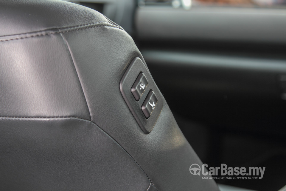Toyota Camry XV50 Facelift (2015) Interior
