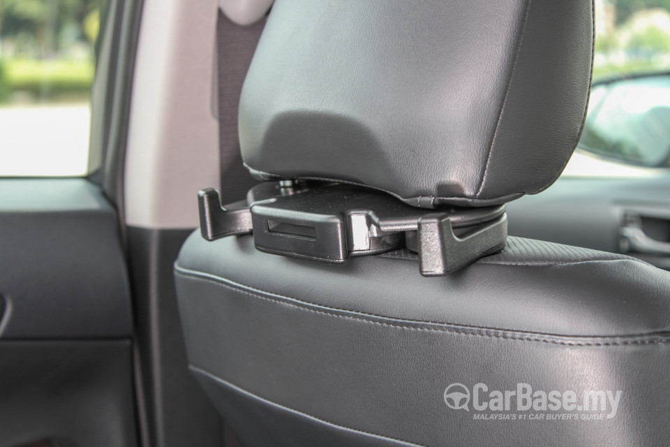 Toyota Camry XV50 Facelift (2015) Interior